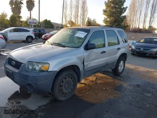 2007 Ford Escape XLS with VIN 1FMYU02Z07KB60389, listed as a IAAI auction lot 41135613 with 124,813 mi miles. Bid and sale history available at carsss.com. Image 6.