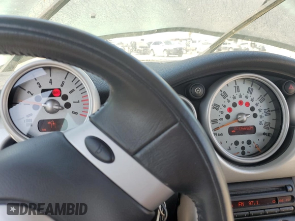 2002 MINI Hardtop with VIN WMWRC33442TC35176, listed as a Copart auction lot 65486135 with 58,504 mi miles and Clean title. Bid and sale history available at DreamBid. Image 9.
