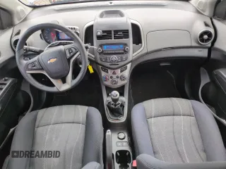2012 Chevrolet Sonic LT z VIN 1G1JD5SH2C4164834, wystawiony jako Copart lot #53425665 z przebiegiem 89 043 mil mil oraz Szkoda całkowita • Salvage title. Historia ofert i sprzedaży dostępna na DreamBid. Obrazek 8.