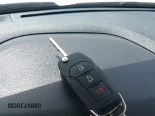 2024 Ford Maverick XL z VIN 3FTTW8A33RRA44705, wystawiony jako IAAI lot #42119896 z przebiegiem 8855 mil mil oraz . Historia ofert i sprzedaży dostępna na DreamBid. Obrazek 11.