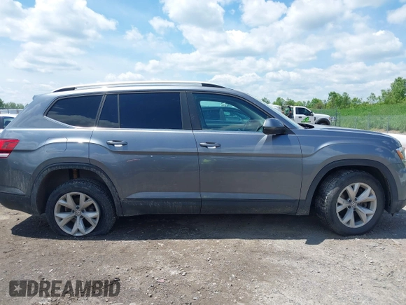 2018 Volkswagen Atlas SE с VIN 1V2CP2CA2JC593755, выставлен на аукционе IAAI как лот 42381332 с пробегом 62 664 миль миль и . История ставок и продаж доступна на DreamBid. Изображение 13.