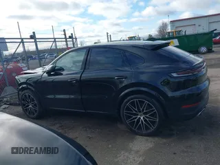 2025 Porsche Cayenne z VIN WP1BA2AY4SDA29016, wystawiony jako IAAI lot #41899275 z przebiegiem 7 099 mil mil oraz . Historia ofert i sprzedaży dostępna na DreamBid. Obrazek 14.