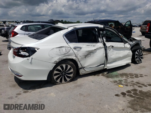 2017 Honda Accord Touring with VIN JHMCR6F7XHC018105, listed as a Copart auction lot 58632345 with 116,930 mi miles and Salvage title. Bid and sale history available at DreamBid. Image 3.