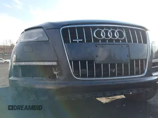 2013 Audi Q7 3.0L TDI Premium Plus with VIN WA1LMAFE8DD004221, listed as a IAAI auction lot 41678528 with 159,485 mi miles. Bid and sale history available at carsss.com. Image 6.