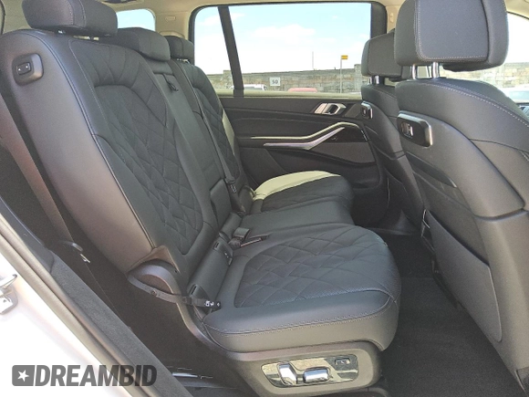 2025 BMW X7 xDrive40i z VIN 5UX23EM02S9W38321, wystawiony jako Copart lot #57358565 z przebiegiem 24 910 mil mil oraz Tytuł czysty. Historia ofert i sprzedaży dostępna na DreamBid. Obrazek 11.