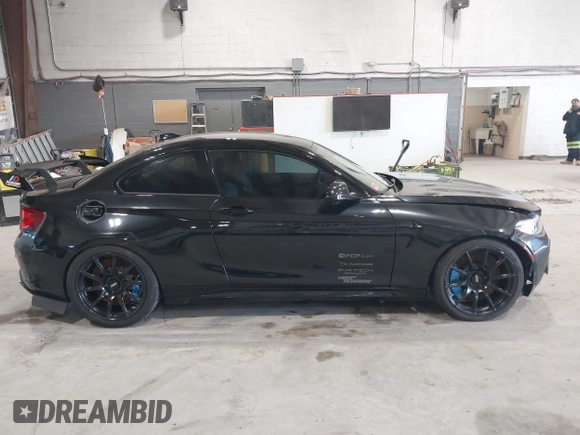 2020 BMW M2 Competition z VIN WBS2U7C09L7F85590, wystawiony jako IAAI lot #41836200 z przebiegiem 59 729 mil mil oraz . Historia ofert i sprzedaży dostępna na DreamBid. Obrazek 13.