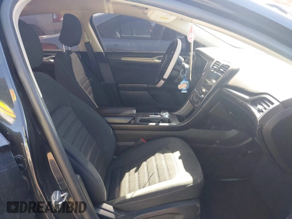 2020 Ford Fusion SE with VIN 3FA6P0HDXLR168137, listed as a IAAI auction lot 42128526 with 114,937 mi miles and . Bid and sale history available at DreamBid. Image 5.