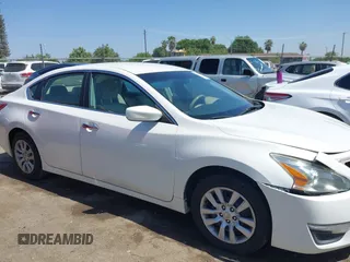 2013 Nissan Altima SV with VIN 1N4AL3APXDC102487, listed as a IAAI auction lot 42179813 with 120,218 mi miles and . Bid and sale history available at carsss.com. Image 13.