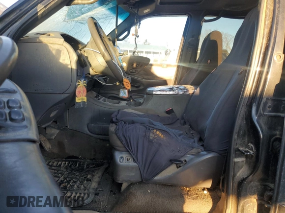2000 Ford Expedition XLT with VIN 1FMRU1668YLA68761, listed as a Copart auction lot 88716735 with Not Provided miles and Salvage Title. Bid and sale history available at DreamBid. Image 7.