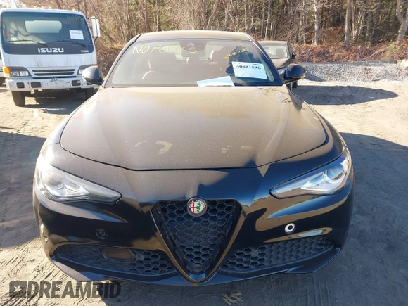 2018 Alfa Romeo Giulia Ti with VIN ZARFAECN5J7568934, listed as a IAAI auction lot 40881530 with 32,534 mi miles and . Bid and sale history available at DreamBid. Image 12.