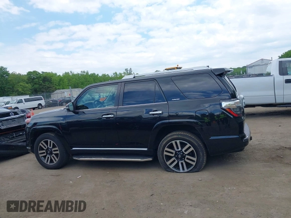 2017 Toyota 4Runner SR5 z VIN JTEBU5JR4H5417641, wystawiony jako IAAI lot #42226462 z przebiegiem 77 779 mil mil oraz . Historia ofert i sprzedaży dostępna na DreamBid. Obrazek 14.