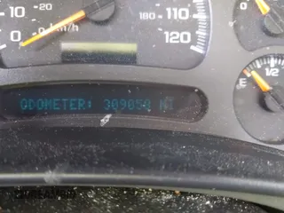 2004 Chevrolet Tahoe LS with VIN 1GNEC13V04R216255, listed as a IAAI auction lot 42531035 with 309,058 mi miles and . Bid and sale history available at DreamBid. Image 7.