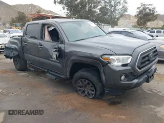 2023 Toyota Tacoma SR5 z VIN 3TYAZ5CN4PT031116, wystawiony jako IAAI lot #42066987 z przebiegiem Nie podano mil oraz . Historia ofert i sprzedaży dostępna na DreamBid. Obrazek 1.