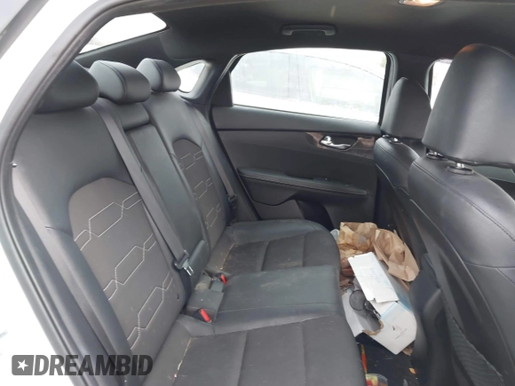 2021 Kia Forte GT-Line с VIN 3KPF34AD6ME358727, выставлен на аукционе IAAI как лот 41860247 с пробегом 79 079 миль миль и . История ставок и продаж доступна на DreamBid. Изображение 8.