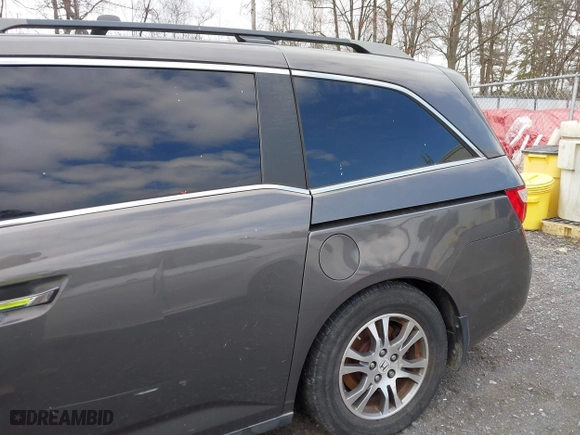 2012 Honda Odyssey EX with VIN 5FNRL5H42CB086159, listed as a IAAI auction lot 42096834 with 208,701 mi miles. Bid and sale history available at carsss.com. Image 6.