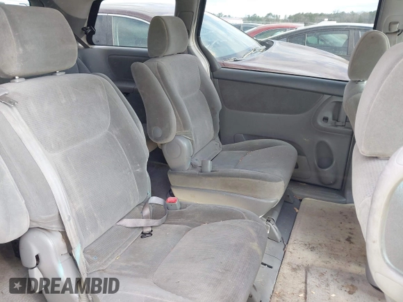 2005 Toyota Sienna LE with VIN 5TDBA23C85S041021, listed as a IAAI auction lot 41770918 with 205,503 mi miles. Bid and sale history available at carsss.com. Image 8.