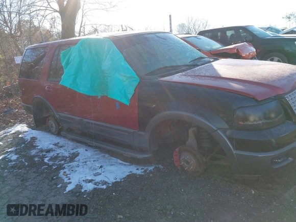 2004 Ford Expedition Special Service with VIN 1FMFU16L34LB23913, listed as a IAAI auction lot 41356774 with 314,079 mi miles. Bid and sale history available at carsss.com. Image 6.
