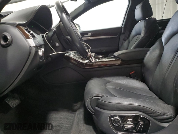 2015 Audi A8 z VIN WAUJGAFDXFN008499, wystawiony jako Copart lot #87658385 z przebiegiem 103 175 mil mil oraz Szkoda całkowita • Salvage title. Historia ofert i sprzedaży dostępna na DreamBid. Obrazek 7.