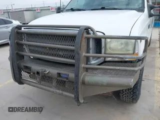 2002 Ford F-250 XL z VIN 1FTNW21F52ED46120, wystawiony jako IAAI lot #41681768 z przebiegiem 242 053 mil mil oraz . Historia ofert i sprzedaży dostępna na DreamBid. Obrazek 20.