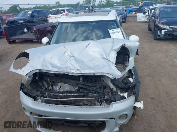 2011 MINI Hardtop with VIN WMWSU3C5XBT092450, listed as a IAAI auction lot 42409929 with 168,528 mi miles and . Bid and sale history available at DreamBid. Image 12.