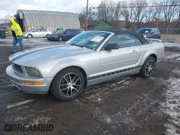 2006 Ford Mustang Standard with VIN 1ZVFT84N265143353, listed as a IAAI auction lot 41535584 with 149,857 mi miles and . Bid and sale history available at carsss.com. Image 2.