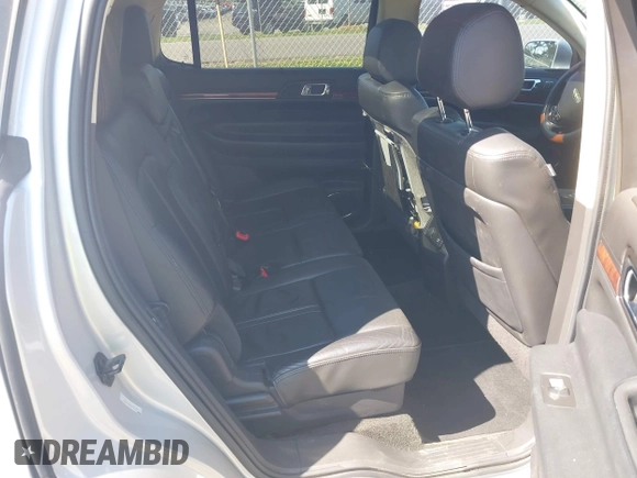 2015 Lincoln MKT EcoBoost with VIN 2LMHJ5AT4FBL00959, listed as a IAAI auction lot 41991763 with 159,687 mi miles and . Bid and sale history available at DreamBid. Image 8.