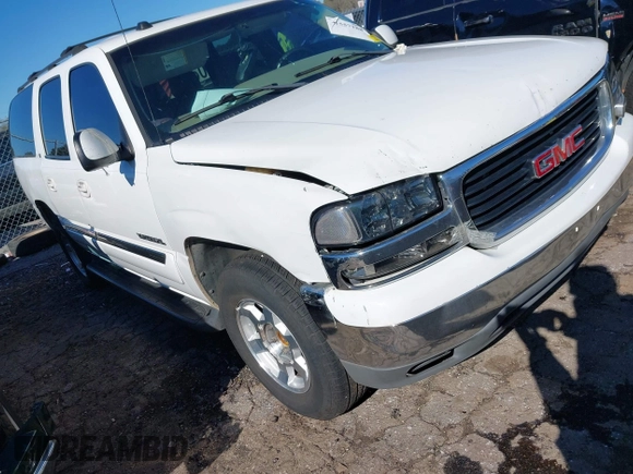 2004 GMC Yukon XL SLT with VIN 3GKEC16Z34G260469, listed as a IAAI auction lot 41557188 with 203,233 mi miles. Bid and sale history available at carsss.com. Image 1.