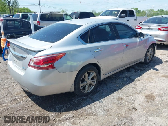 2013 Nissan Altima SV with VIN 1N4AL3AP4DN472936, listed as a IAAI auction lot 42053589 with 180,801 mi miles and . Bid and sale history available at carsss.com. Image 4.