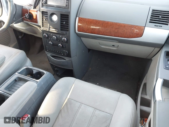 2008 Chrysler Town & Country Touring with VIN 2A8HR54P88R682746, listed as a IAAI auction lot 41769917 with 198,072 mi miles and . Bid and sale history available at DreamBid. Image 5.