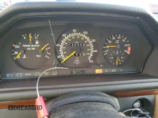 1992 Mercedes-Benz 300 E with VIN WDBEA30D8NB727811, listed as a Copart auction lot 87510605 with 130,008 mi miles and Clean Title. Bid and sale history available at carsss.com. Image 9.