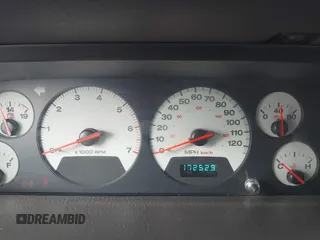 2001 Jeep Grand Cherokee Limited with VIN 1J4GW58N21C560302, listed as a IAAI auction lot 41072475 with 172,529 mi miles. Bid and sale history available at carsss.com. Image 7.