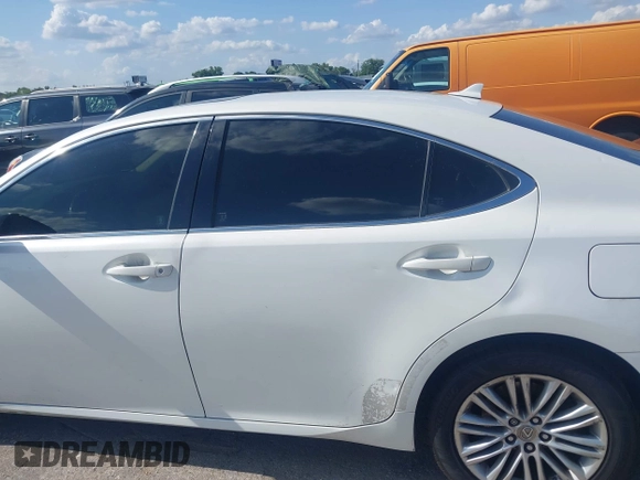2013 Lexus ES 4dr Sdn with VIN JTHBK1GG7D2067019, listed as a IAAI auction lot 42088189 with 202,667 mi miles. Bid and sale history available at carsss.com. Image 14.