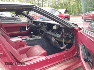 1985 Chevrolet Corvette z VIN 1G1YY078XF5129469, wystawiony jako IAAI lot #42260139 z przebiegiem 55 955 mil mil oraz . Historia ofert i sprzedaży dostępna na DreamBid. Obrazek 5.