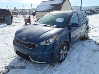 2018 Kia Niro LX with VIN KNDCB3LC3J5210563, listed as a IAAI auction lot 41570690 with 102,613 mi miles. Bid and sale history available at carsss.com. Image 17.