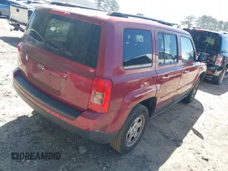 2011 Jeep Patriot Latitude with VIN 1J4NT1GB7BD175443, listed as a IAAI auction lot 42046855 with 195,420 mi miles. Bid and sale history available at carsss.com. Image 4.