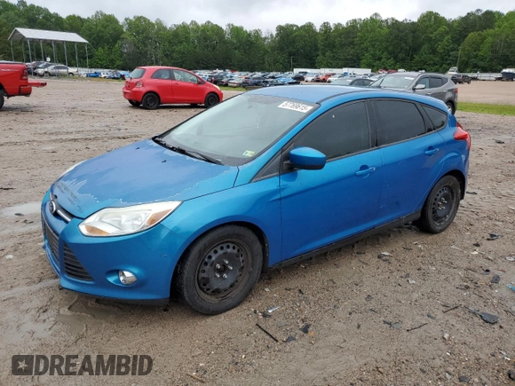 2012 Ford Focus SE z VIN 1FAHP3K22CL413920, wystawiony jako Copart lot #57769615 z przebiegiem 200 728 mil mil oraz Szkoda całkowita • Salvage title. Historia ofert i sprzedaży dostępna na DreamBid. Obrazek 1.
