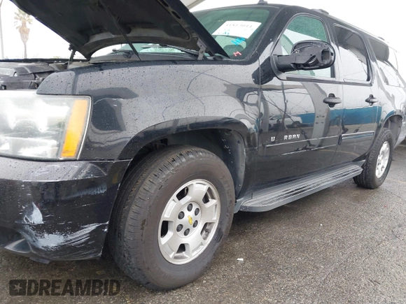 2011 Chevrolet Suburban LT with VIN 1GNSCJE01BR327933, listed as a IAAI auction lot 41813011 with 279,627 mi miles. Bid and sale history available at carsss.com. Image 6.