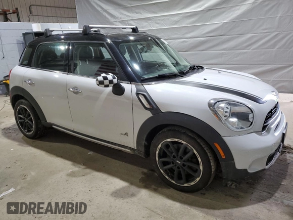 2016 MINI Countryman S with VIN WMWZC5C54GWT39755, listed as a Copart auction lot 50705915 with 133,466 mi miles and Salvage Title. Bid and sale history available at DreamBid. Image 4.