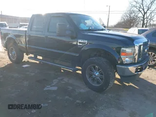 2008 Ford Super Duty F-250 SRW XL with VIN 1FTSW215X8EC51667, listed as a IAAI auction lot 41621850 with 231,325 mi miles. Bid and sale history available at carsss.com. Image 1.