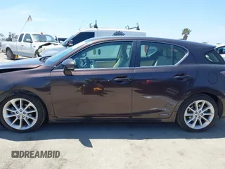 2012 Lexus CT 200h z VIN JTHKD5BH3C2111503, wystawiony jako IAAI lot #42314091 z przebiegiem 53 058 mil mil oraz . Historia ofert i sprzedaży dostępna na DreamBid. Obrazek 14.