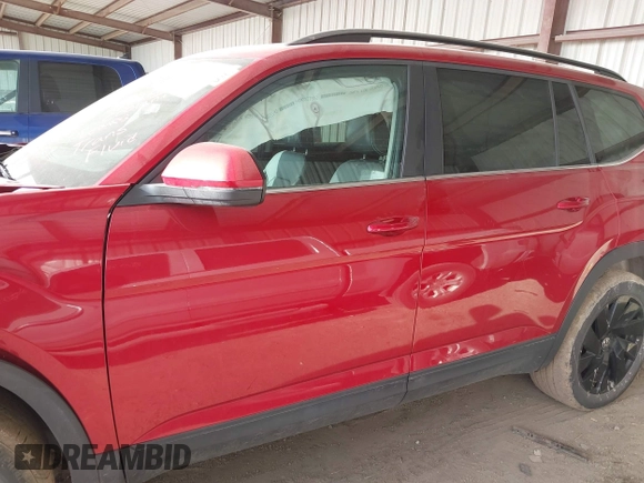 2024 Volkswagen Atlas SE z VIN 1V2KR2CAXRC549178, wystawiony jako IAAI lot #41814027 z przebiegiem 11 552 mil mil oraz . Historia ofert i sprzedaży dostępna na DreamBid. Obrazek 14.