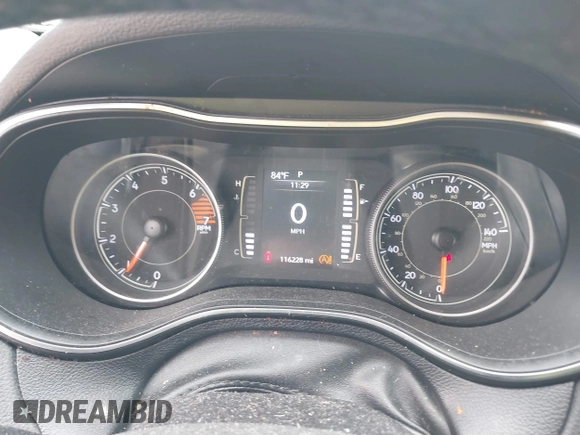 2020 Jeep Cherokee Latitude Plus z VIN 1C4PJMLB0LD536976, wystawiony jako IAAI lot #42244708 z przebiegiem 116 228 mil mil oraz . Historia ofert i sprzedaży dostępna na DreamBid. Obrazek 7.
