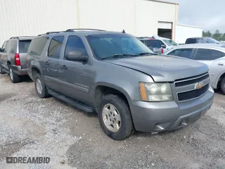 2007 Chevrolet Suburban LT with VIN 1GNFC16077R372737, listed as a IAAI auction lot 41917140 with 249,075 mi miles. Bid and sale history available at carsss.com. Image 1.