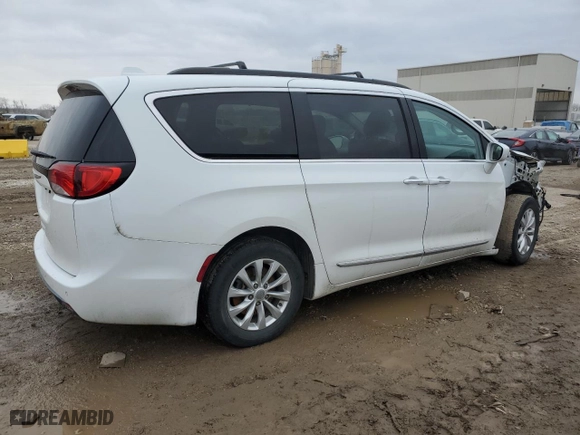 2017 Chrysler Pacifica Touring-L with VIN 2C4RC1BG8HR587743, listed as a Copart auction lot 43453155 with 99,574 mi miles and Salvage Title. Bid and sale history available at carsss.com. Image 3.