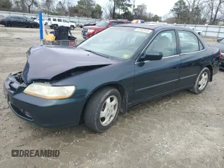 2000 Honda Accord EX z VIN 1HGCG6670YA146017, wystawiony jako Copart lot #49162615 z przebiegiem 119 328 mil mil oraz Czysty tytuł • Clean title. Historia ofert i sprzedaży dostępna na DreamBid. Obrazek 1.