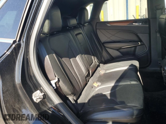 2017 Lincoln MKC Reserve z VIN 5LMTJ3DH4HUL03338, wystawiony jako Copart lot #61224815 z przebiegiem 68 785 mil mil oraz Szkoda całkowita • Salvage title. Historia ofert i sprzedaży dostępna na DreamBid. Obrazek 11.