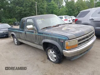 1994 Dodge Dakota z VIN 1B7GL23X8RS630456, wystawiony jako IAAI lot #42477536 z przebiegiem 280 421 mil mil oraz . Historia ofert i sprzedaży dostępna na DreamBid. Obrazek 1.