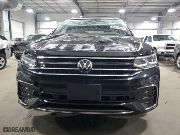 2022 Volkswagen Tiguan SEL R-Line with VIN 3VV4B7AX9NM141266, listed as a Copart auction lot 85086634 with 20,465 mi miles and Salvage Title. Bid and sale history available at carsss.com. Image 5.