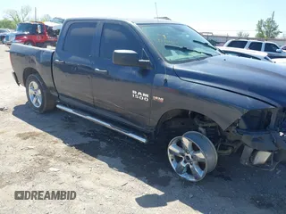 2018 Ram 1500 Tradesman z VIN 1C6RR7KT9JS352889, wystawiony jako IAAI lot #42000824 z przebiegiem Nie podano mil oraz . Historia ofert i sprzedaży dostępna na DreamBid. Obrazek 1.