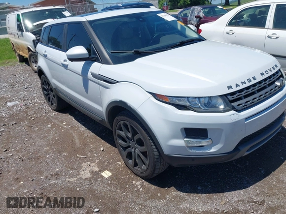 2015 Land Rover Range Rover Evoque Pure Premium z VIN SALVR2BG2FH075464, wystawiony jako IAAI lot #42268278 z przebiegiem 135 426 mil mil oraz . Historia ofert i sprzedaży dostępna na DreamBid. Obrazek 1.